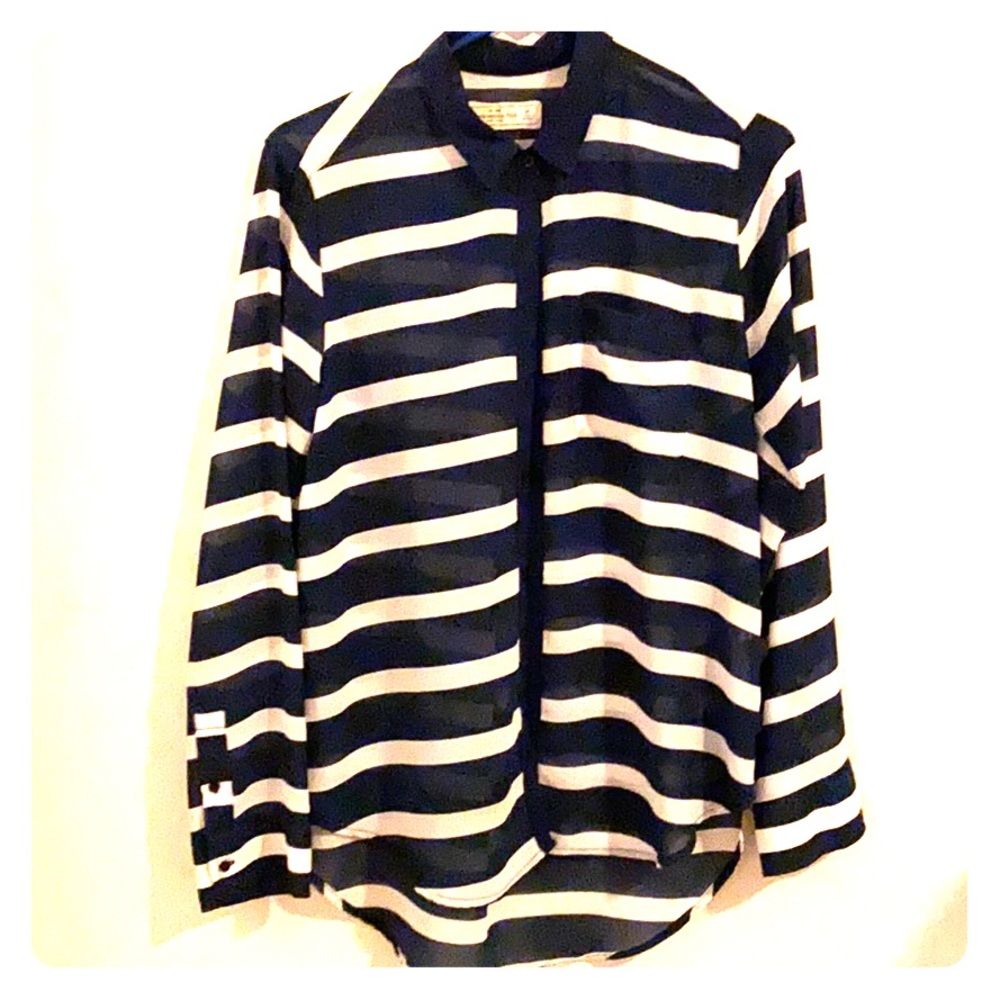 Abercrombie and Fitch Chiffon longsleeve